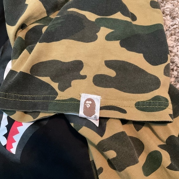 Bape WGM Women’s Camo Black T-Shirt Sz Large World Gone Mad Bathing Ape - Picture 6 of 7